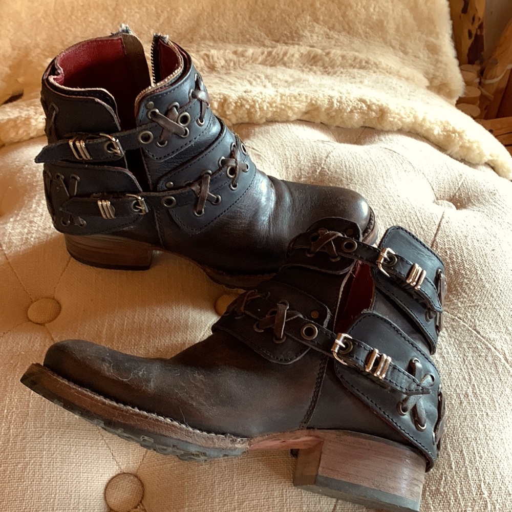 Freebird by Steven buckle boots